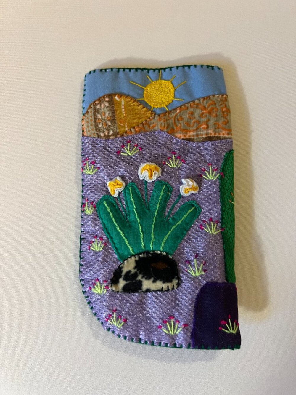 Eye glass case. - Picture 2 of 3